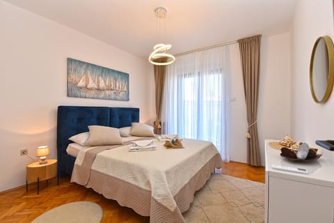 Apartment Dragana 1490 Condo in Fažana