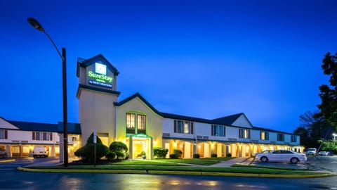 SureStay Hotel by Best Western East Brunswick Motel in East Brunswick