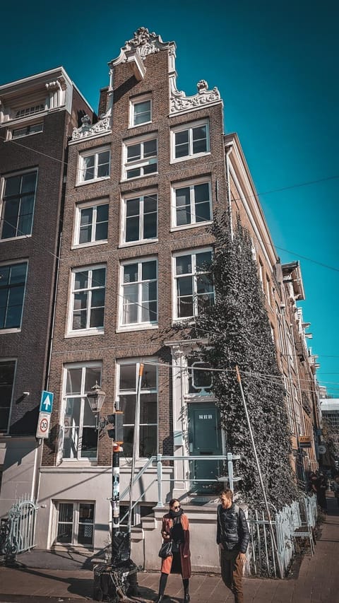 Property building, Day, Street view, Location