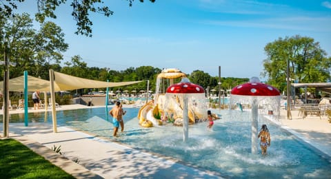 People, Activities, Swimming pool