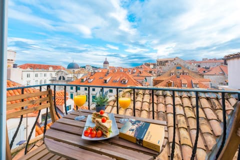 City view, Italian breakfast