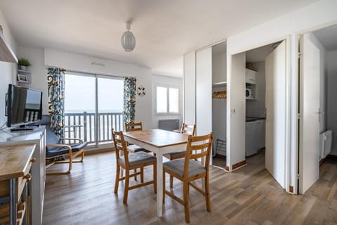 Charmant appartement face à la Mer avec balcon Eigentumswohnung in Houlgate