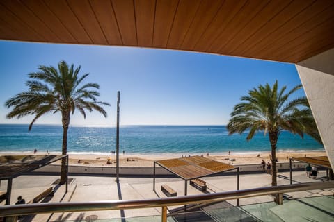 Day, Balcony/Terrace, Beach, Autumn, On site, Sea view, Street view