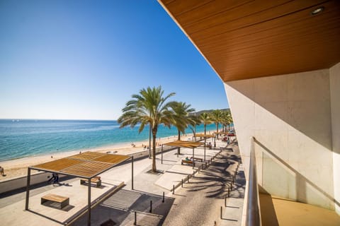 Day, Balcony/Terrace, Beach, Autumn, On site, Sea view, Street view