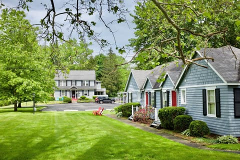 Property building, Facade/entrance, Spring, Day, Natural landscape, Summer, Lobby or reception, Street view