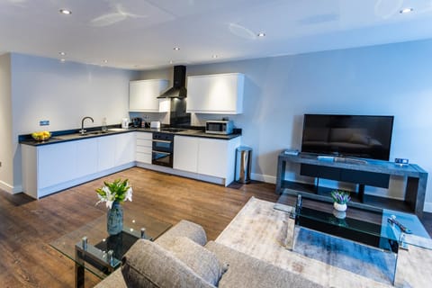 Suite Life Serviced Apartments - Old Town Apartment in Swindon