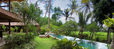 Villa Pantulan Bali Chalet in Sukawati