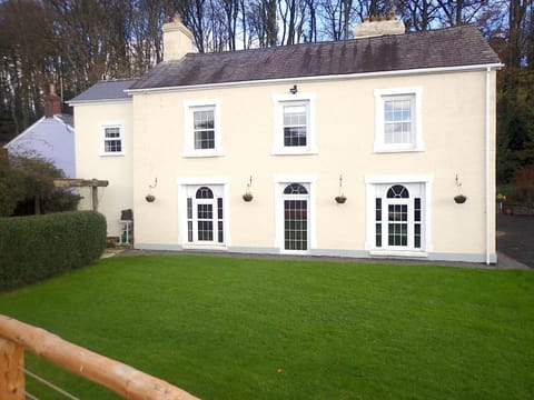 Dol Llan Mansion Bed and Breakfast in Wales