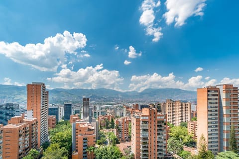Apartamentos Poblado Alejandría by HOUSY HOST Apart-hotel in Medellin