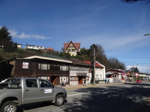 Facade/entrance, Area and facilities