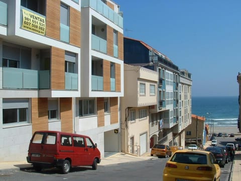 Property building, Facade/entrance, Sea view, Location