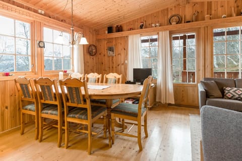 Dining area, Mountain view