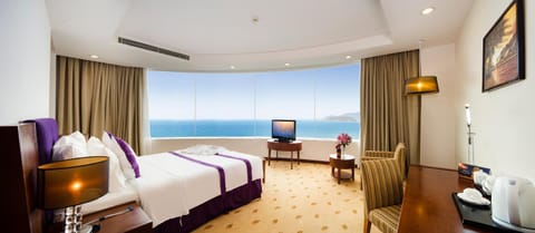 Bed, TV and multimedia, Photo of the whole room, Bedroom, Sea view