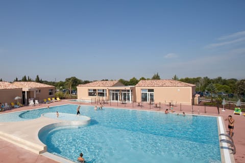 Property building, Pool view, Swimming pool, Swimming pool