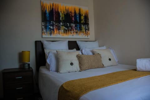 Luxury 2 Bedroom Lifestyle Apartment in Golf Estate Condo in Roodepoort
