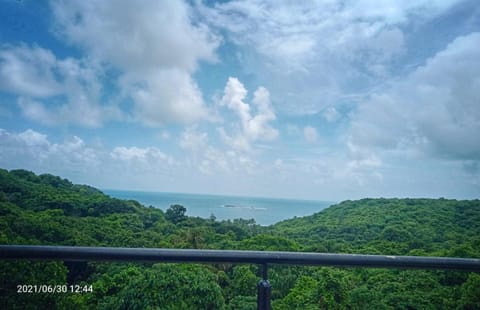 The Blue View - sea view villa's Chambre d’hôte in Maharashtra