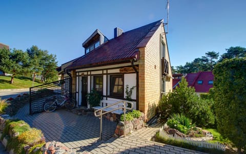 Patio, Facade/entrance, Day, Summer, On site