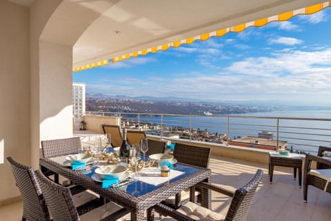 Balcony/Terrace, Seating area, Sea view