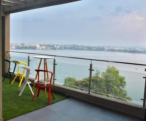 Grey Stone - Lakefront PentHouse Family Rooms Condo in Karnataka