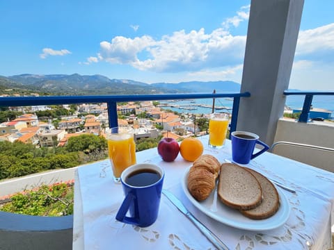 Day, Natural landscape, View (from property/room), Balcony/Terrace, Food and drinks, Dining area, Food, Mountain view, Sea view, Breakfast