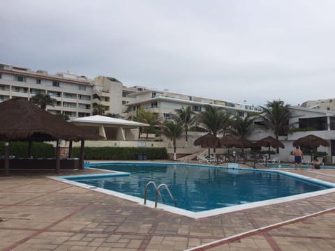 Departamento en zona hotelera Condominio in Cancun