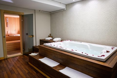 Hot Tub, Sauna, Spa and wellness centre/facilities