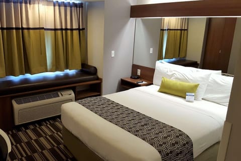 Microtel Inn & Suites by Wyndham Bellevue Hotel in Bellevue