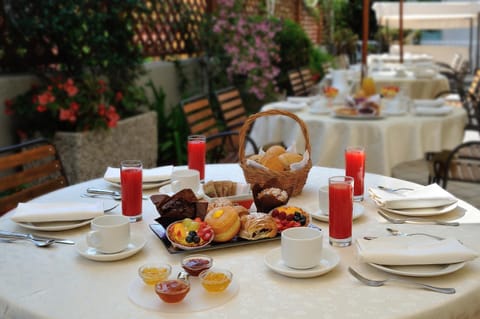 Balcony/Terrace, Buffet breakfast