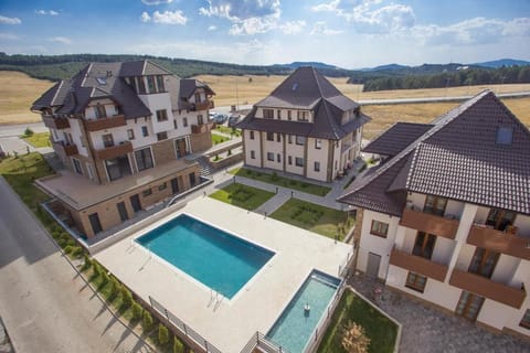 Property building, Swimming pool, Swimming pool