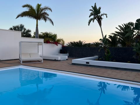 Villa Dedalos - A luxury large villa with a heated pool in Puerto Calero Chalet in Puerto Calero