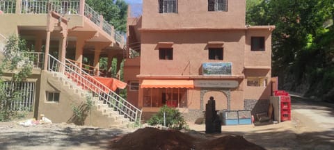 Auberge Toubkal Amsouzart Aitst Idar Kapselhotel in Marrakesh-Safi