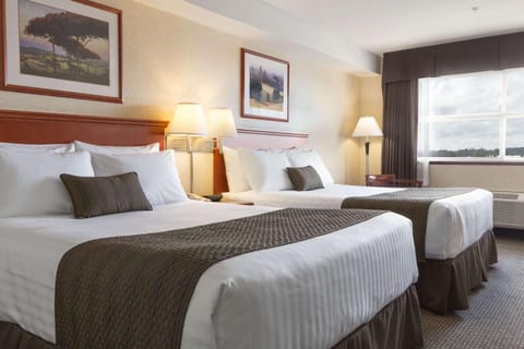 Days Inn & Suites by Wyndham Langley Hotel in Langley