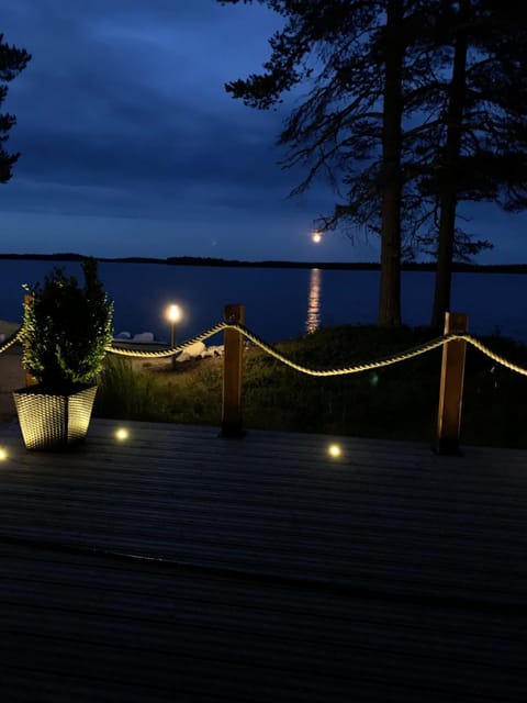 Patio, Night, Natural landscape, Beach, Autumn, On site, Lake view