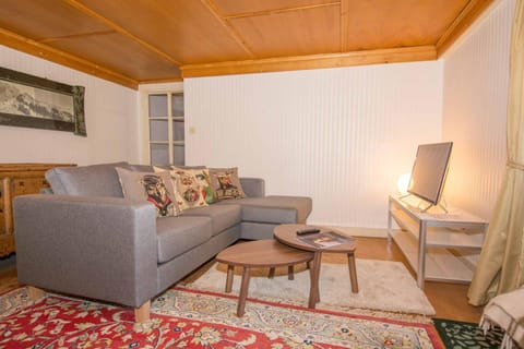 Chalet Pavillon Condo in Adelboden