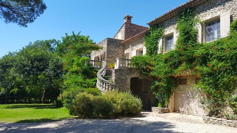 Facade/entrance, Garden