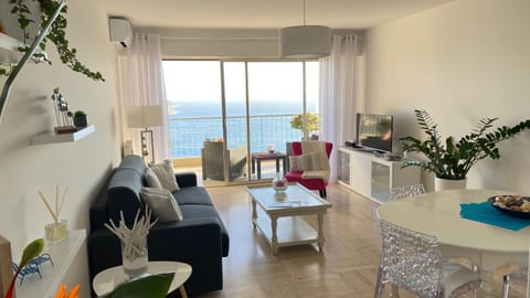 Living room, Sea view