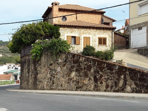 Las Glicinias House in Valle del Jerte