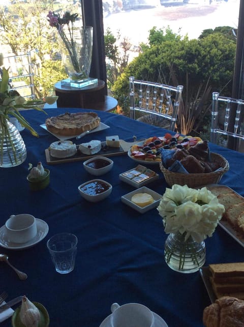 Food close-up, Sea view