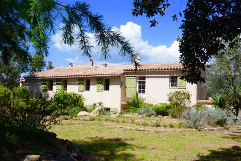 Facade/entrance, Garden