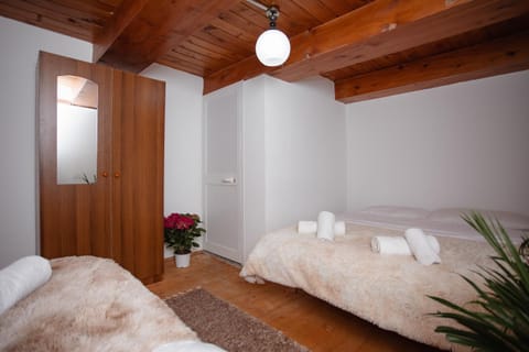 Kulla Pracja Theth Bed and Breakfast in Montenegro