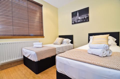 Thames View House Surrey Quays Bed and Breakfast in London Borough of Southwark