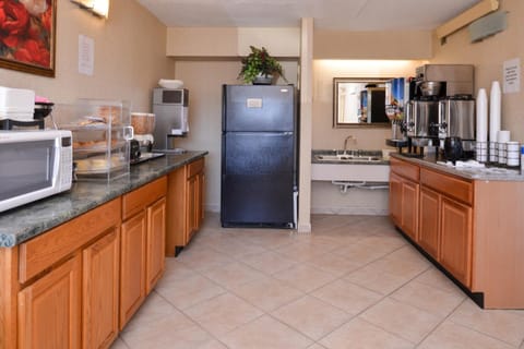 Americas Best Value Inn-Pittsburgh Airport Motel in Moon Township