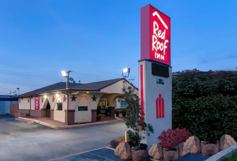 Red Roof Inn Arlington - Entertainment District Motel in Arlington
