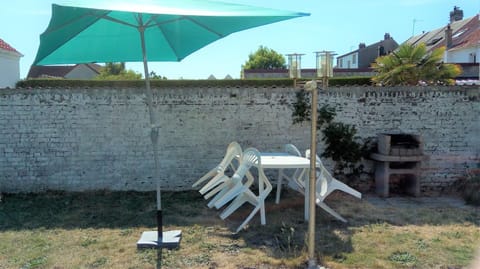 Patio, BBQ facilities, Garden