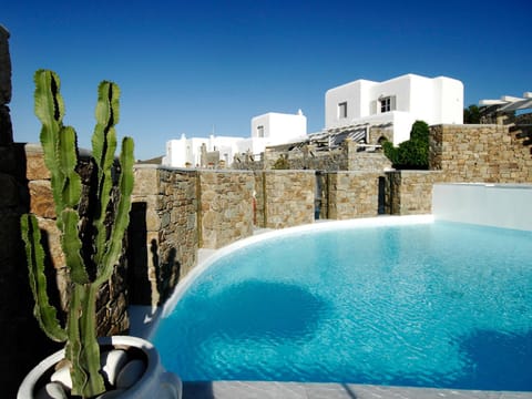 Bird's eye view, Pool view