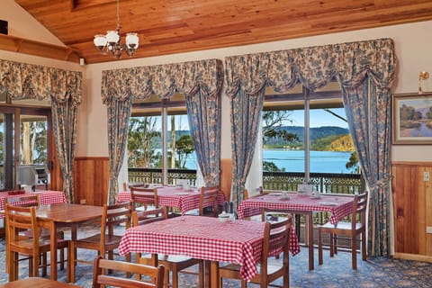 Robyn's Nest Lakeside Resort Übernachtung mit Frühstück in Merimbula