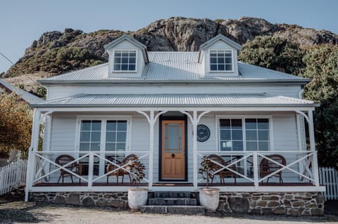 Property building, Facade/entrance, Mountain view