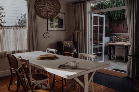 BBQ facilities, Dining area, Inner courtyard view