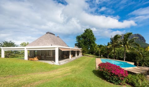 Le Petit Morne Lodge Villa in Mauritius