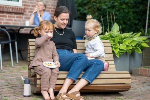 Seating area, children, group of guests, Family